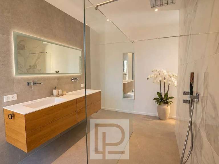 Maison Roquefort-les-Pins - 5 chambres - 400m²