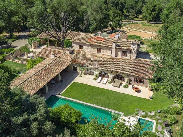 Propriété Roquefort-les-Pins - 7 chambres - 530m²