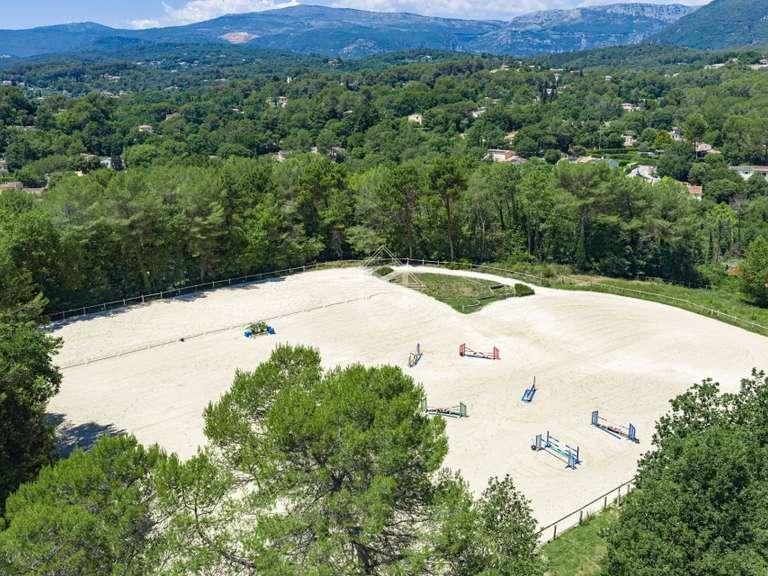 Propriété Roquefort-les-Pins - 7 chambres - 530m²