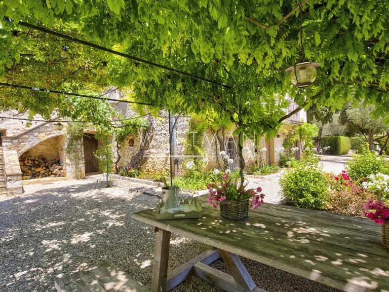 Propriété Roquefort-les-Pins - 6 chambres - 431m²