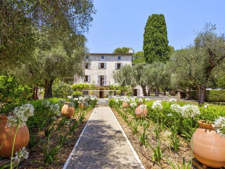Propriété Roquefort-les-Pins - 6 chambres - 431m²