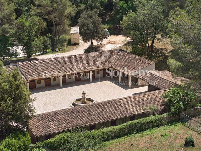 Equestrian property Roquefort-les-Pins - 5 bedrooms - 700m²