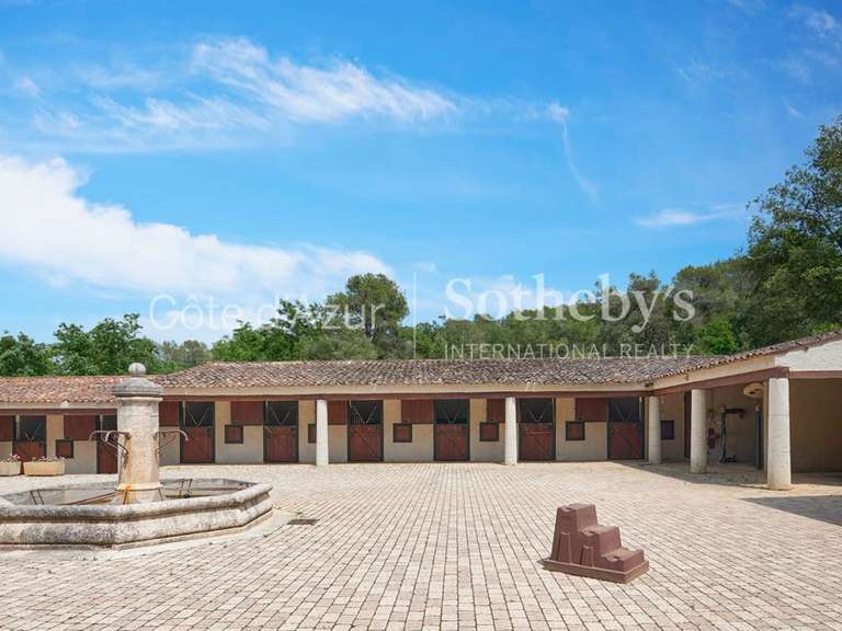 Propriété équestre Roquefort-les-Pins - 5 chambres - 700m²