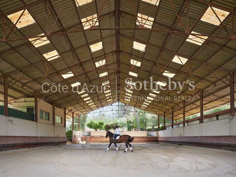 Propriété équestre Roquefort-les-Pins - 5 chambres - 700m²