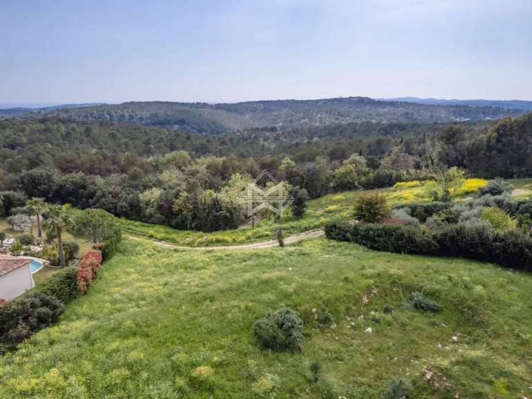 Terrain Roquefort-les-Pins - 4457m²