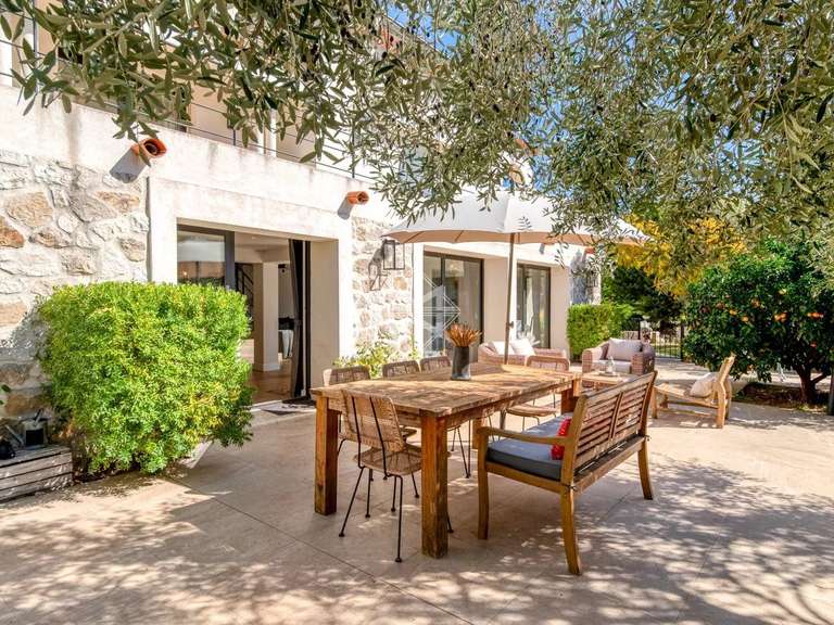 Villa Roquefort-les-Pins - 9 bedrooms - 407m²