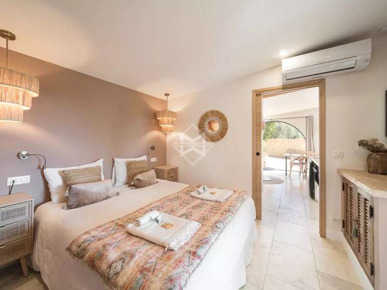 Villa Roquefort-les-Pins - 9 bedrooms - 407m²