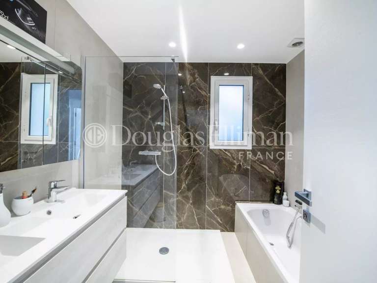 Villa Roquefort-les-Pins - 7 bedrooms - 333m²