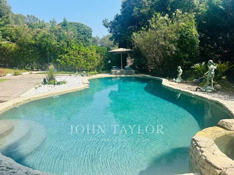 Villa Roquefort-les-Pins - 250m²