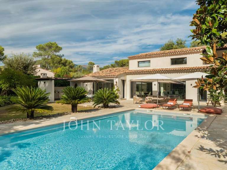 Villa Roquefort-les-Pins - 5 bedrooms - 216m²