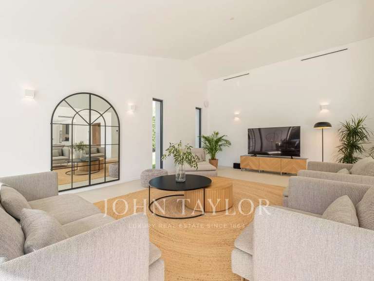 Villa Roquefort-les-Pins - 5 bedrooms - 216m²