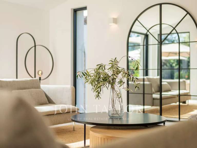 Villa Roquefort-les-Pins - 5 bedrooms - 216m²