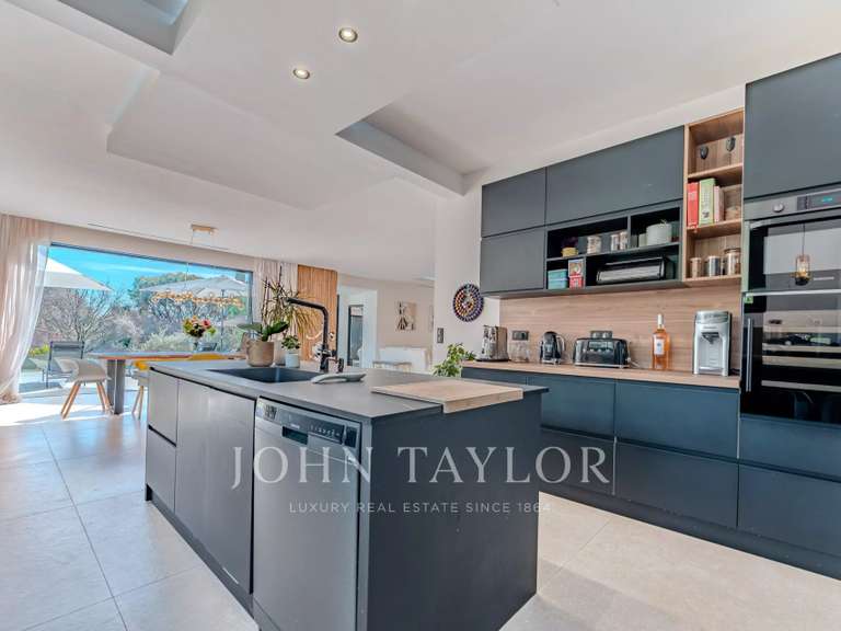 Villa Roquefort-les-Pins - 7 chambres - 323m²