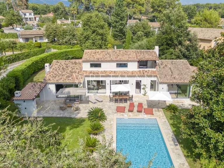 Villa Roquefort-les-Pins - 220m²