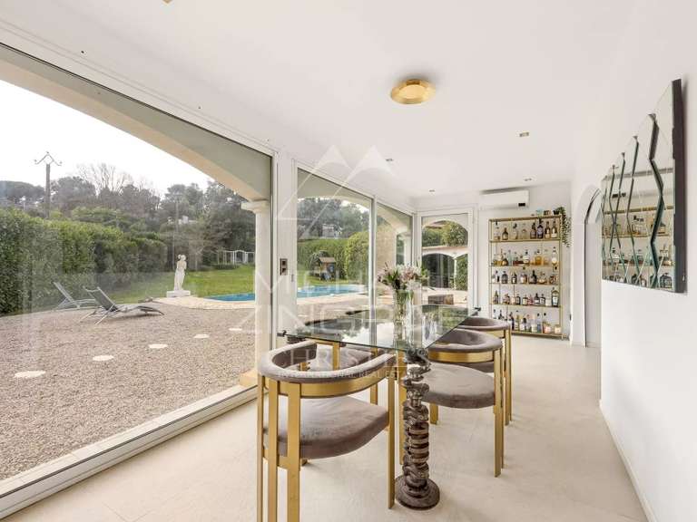 Villa Roquefort-les-Pins - 5 chambres - 240m²