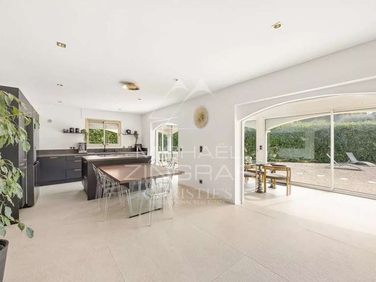 Villa Roquefort-les-Pins - 5 chambres - 240m²