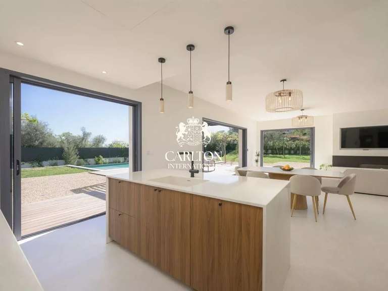 Villa Roquefort-les-Pins - 5 chambres - 252m²