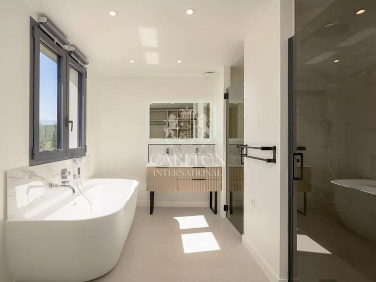 Villa Roquefort-les-Pins - 5 bedrooms - 252m²