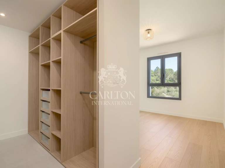 Villa Roquefort-les-Pins - 5 bedrooms - 252m²