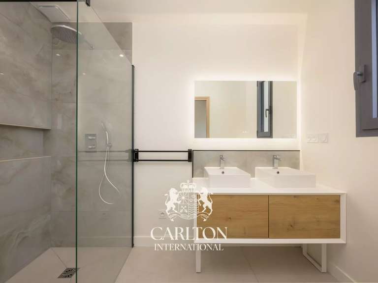 Villa Roquefort-les-Pins - 5 bedrooms - 252m²