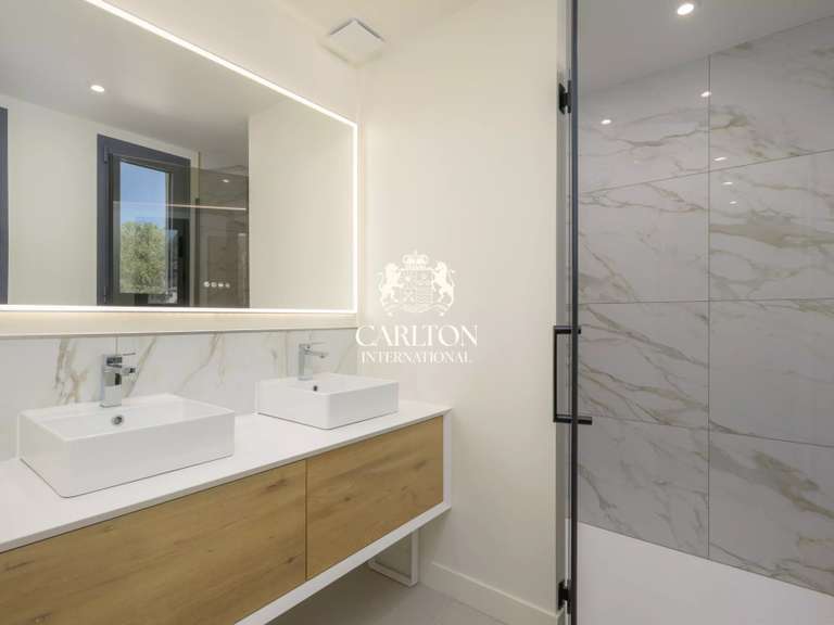 Villa Roquefort-les-Pins - 5 chambres - 252m²