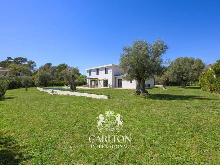 Villa Roquefort-les-Pins - 5 bedrooms - 252m²