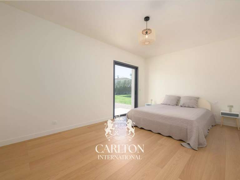 Villa Roquefort-les-Pins - 5 bedrooms - 252m²