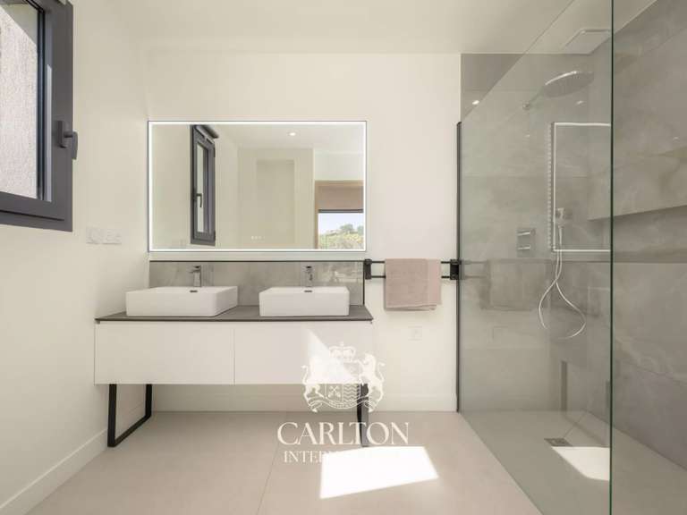 Villa Roquefort-les-Pins - 5 bedrooms - 252m²