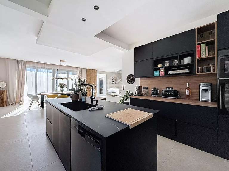 Villa Roquefort-les-Pins - 6 chambres - 323m²