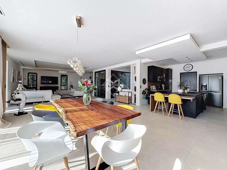 Villa Roquefort-les-Pins - 6 chambres - 323m²