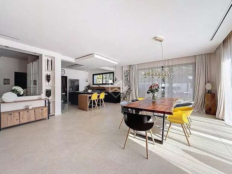 Villa Roquefort-les-Pins - 6 chambres - 323m²