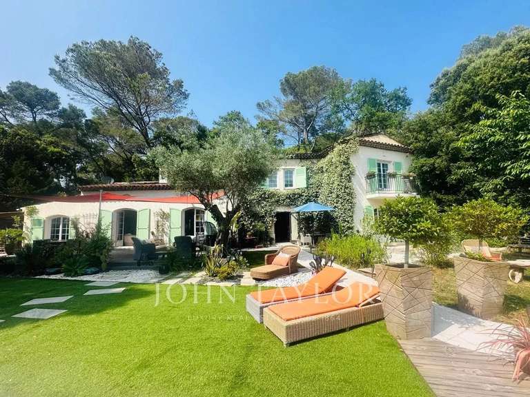 Villa Roquefort-les-Pins - 5 chambres - 259m²