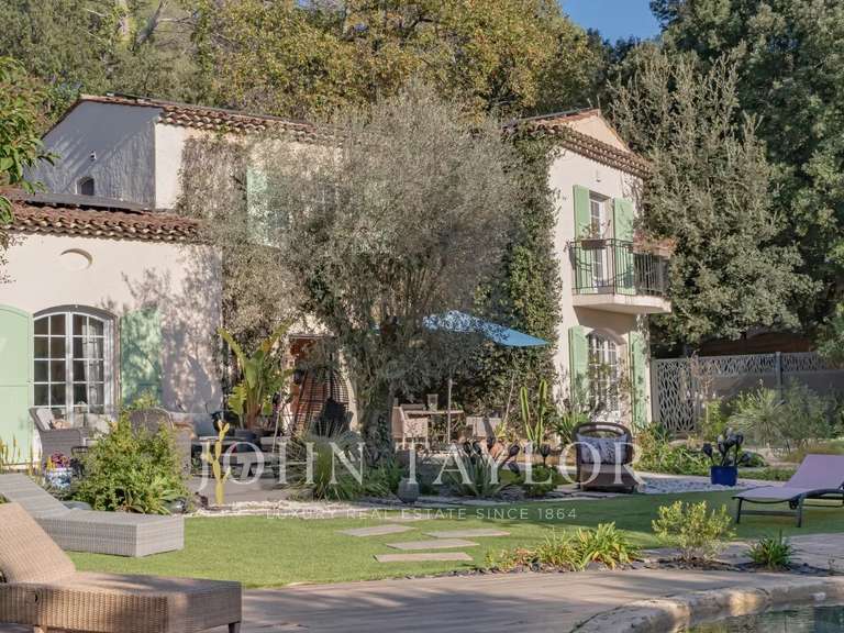 Villa Roquefort-les-Pins - 5 chambres - 259m²