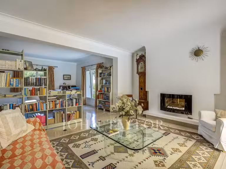 Villa Roquefort-les-Pins - 5 chambres - 219m²