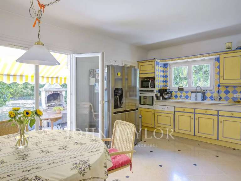 Villa Roquefort-les-Pins - 5 chambres - 219m²