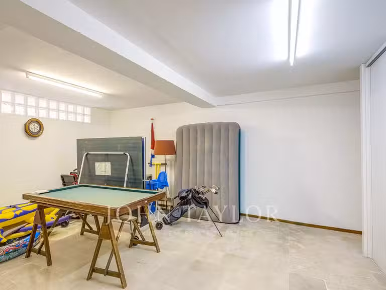 Villa Roquefort-les-Pins - 5 chambres - 219m²