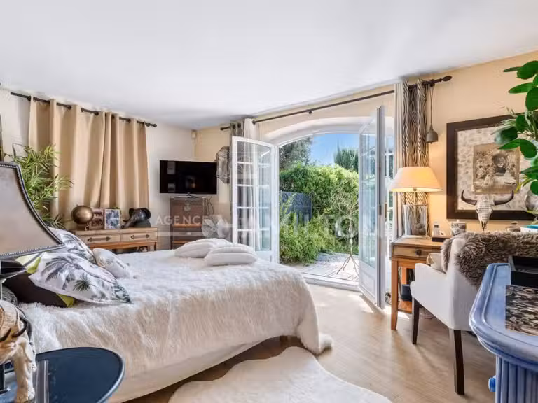 Villa Roquefort-les-Pins - 5 chambres - 259m²