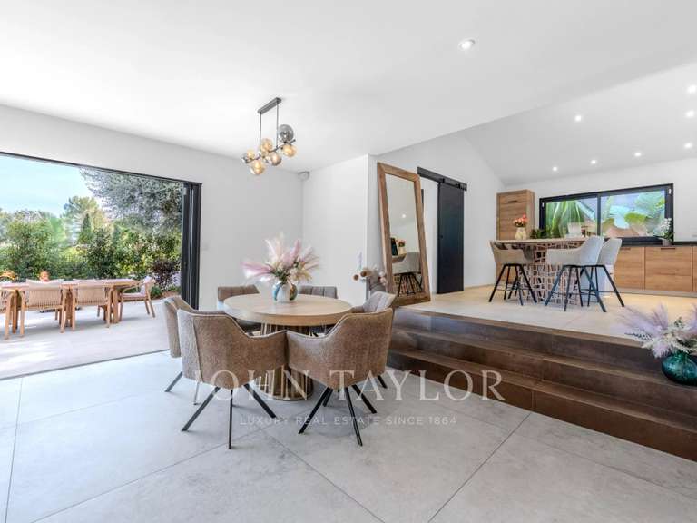 Villa Roquefort-les-Pins - 4 chambres - 210m²