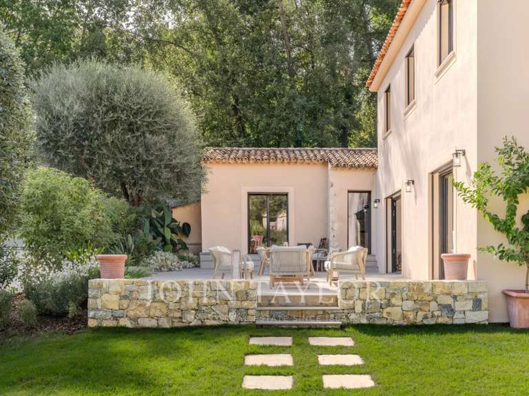 Villa Roquefort-les-Pins - 4 chambres - 210m²