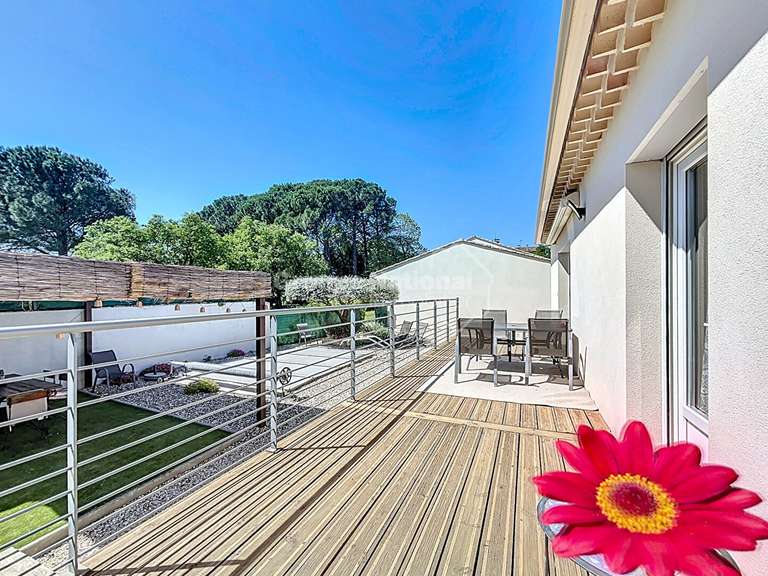Maison Roquemaure - 6 chambres - 325m²
