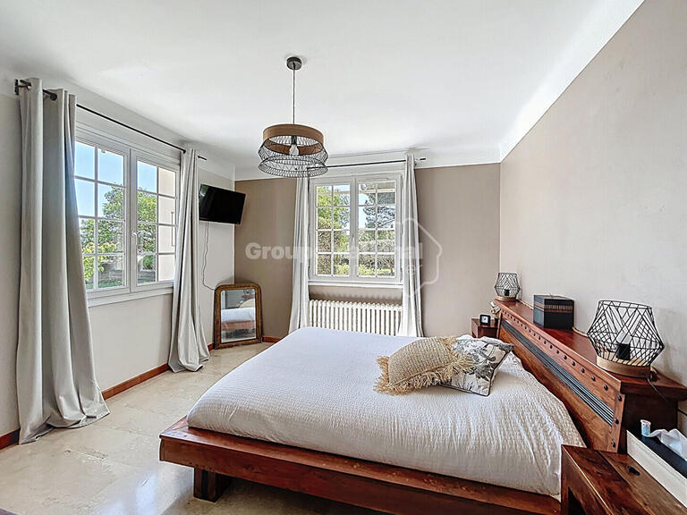 Maison Roquemaure - 6 chambres - 325m²