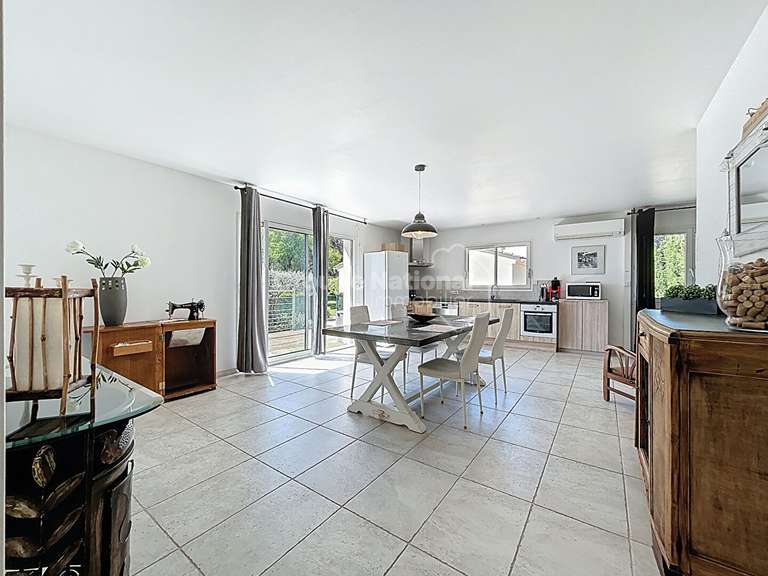 Maison Roquemaure - 6 chambres - 325m²