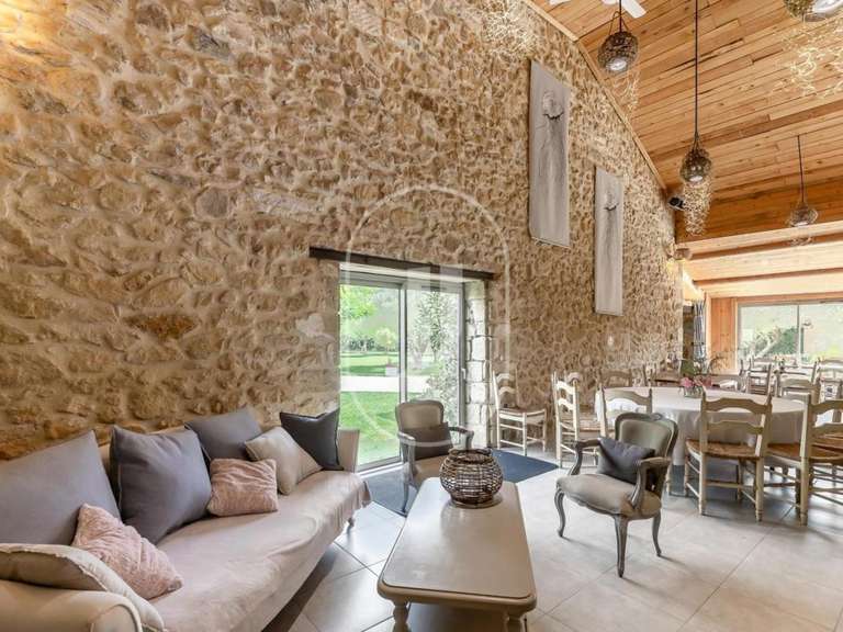 Maison Roquemaure - 13 chambres - 680m²