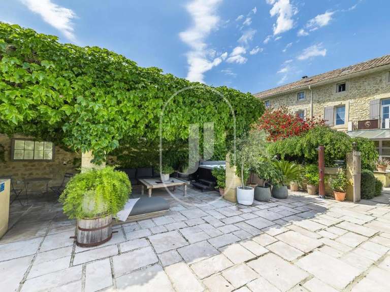 Maison Roquemaure - 13 chambres - 680m²