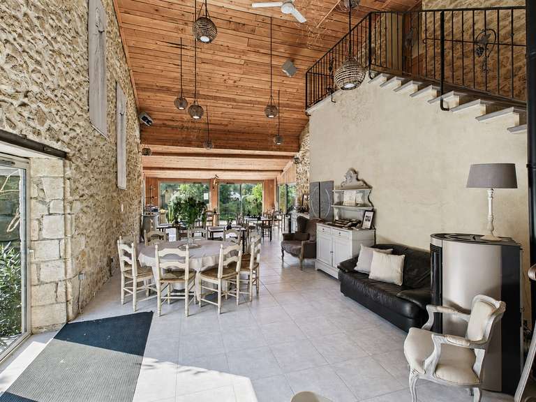 Maison Roquemaure - 13 chambres - 675m²
