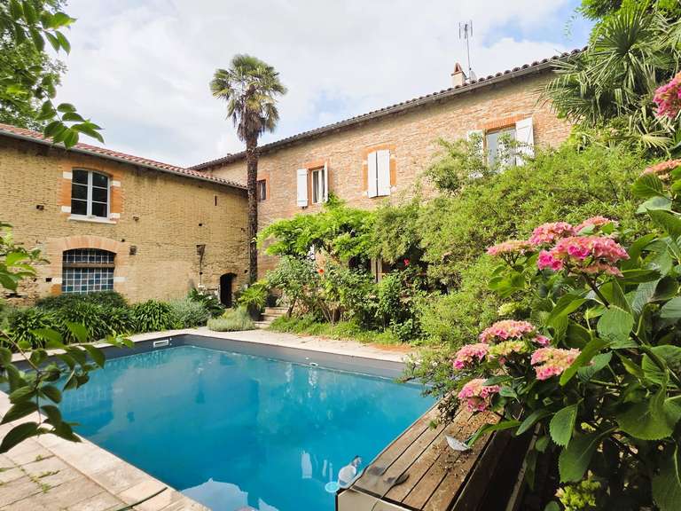 Propriété Roquettes - 6 chambres - 319m²