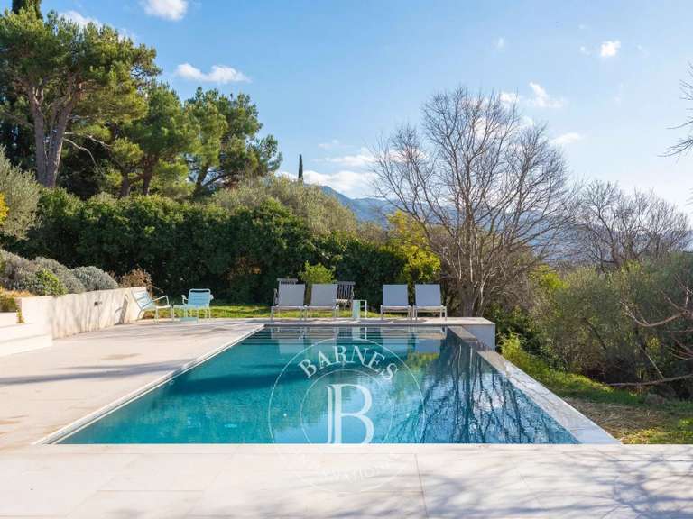 Maison Roquevaire - 4 chambres - 274m²