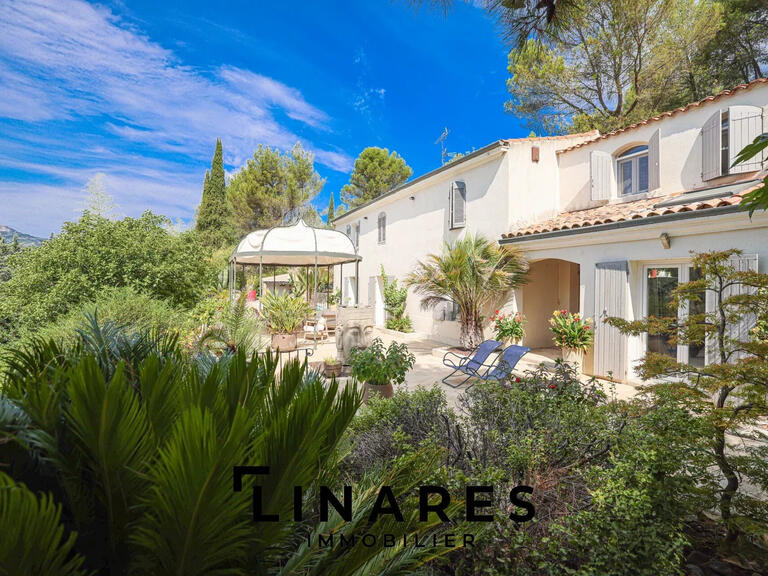 Villa Roquevaire - 4 chambres - 320m²