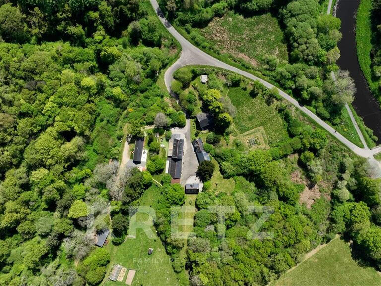 Propriété Rostrenen - 11 chambres - 410m²