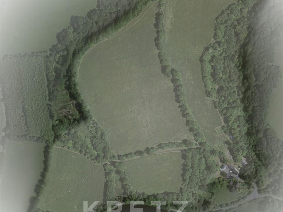Property Rostrenen